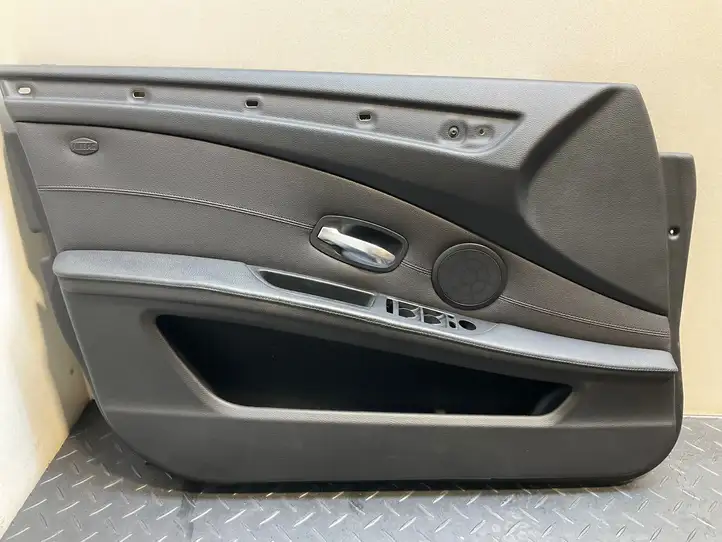 BMW 5 E60 E61 (2004 - 2010) Обшивка задней двери — фото 25