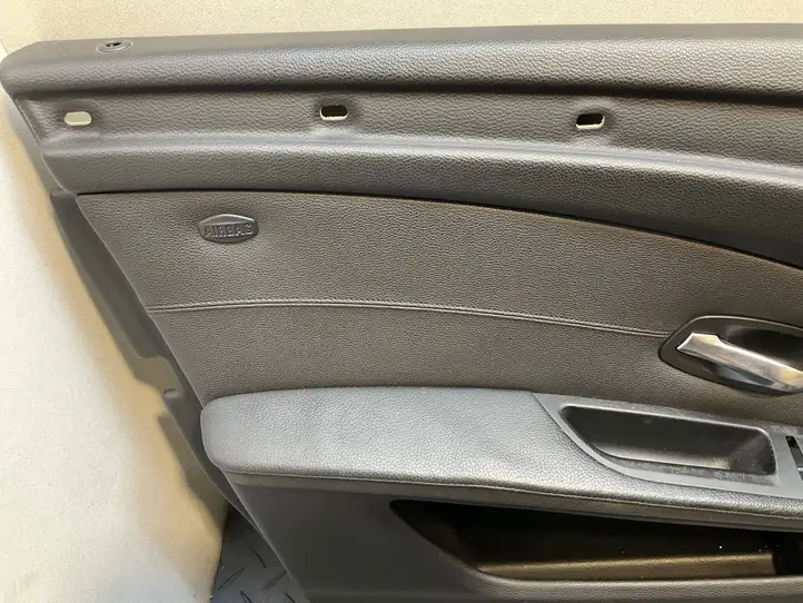 BMW 5 E60 E61 (2004 - 2010) Обшивка задней двери — фото 27
