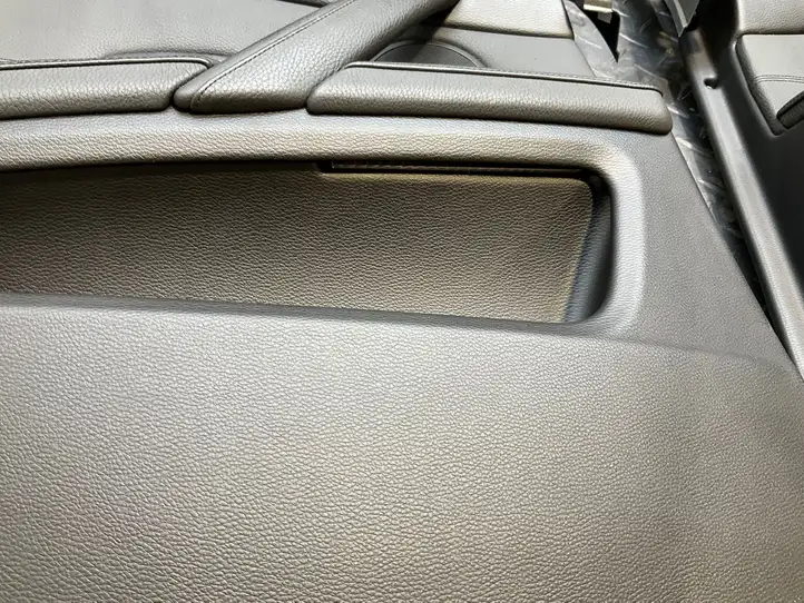 BMW 5 E60 E61 (2004 - 2010) Обшивка задней двери — фото 32