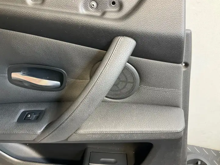 BMW 5 E60 E61 (2004 - 2010) Обшивка задней двери — фото 36
