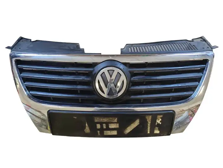 Volkswagen PASSAT B6 (2005 - 2010) 3C0853651 Верхняя решетка радиатора — фото 1