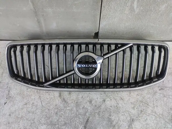 Volvo XC60 (2017 - )  31425535 Верхняя решётка