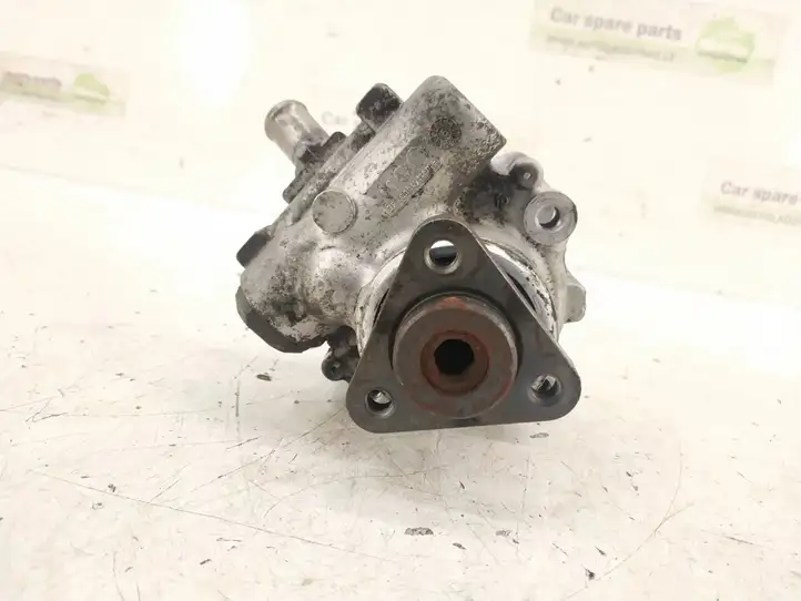 Audi A4 (2004 - 2009)   Насос усилителя руля (гур)