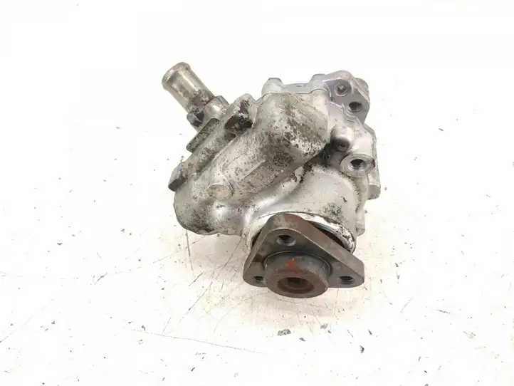 Audi A4 (2004 - 2009)   Насос усилителя руля (гур)