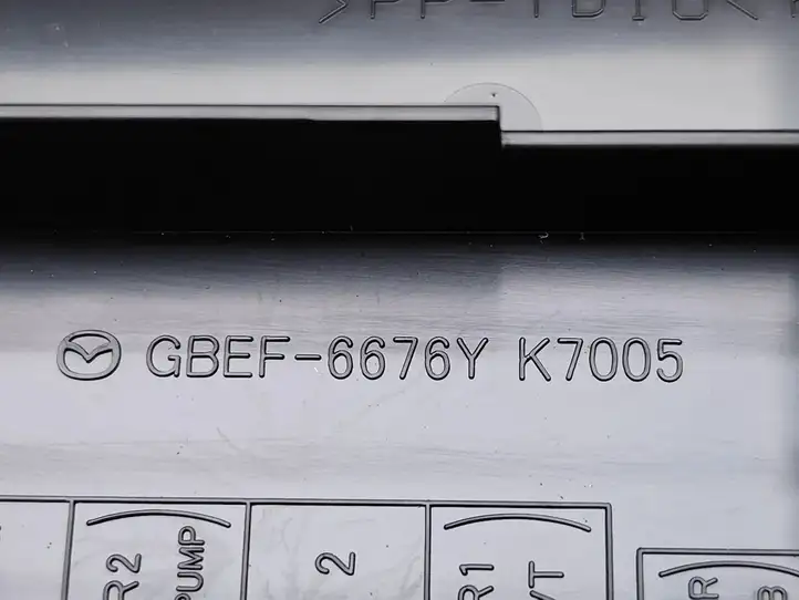 Mazda 6. (2018 - )  GBEF-6676Y Блок предохранителей