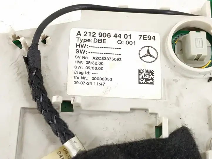 Mercedes-Benz E W212 (2009 - 2016) Передняя подсветка — фото 7