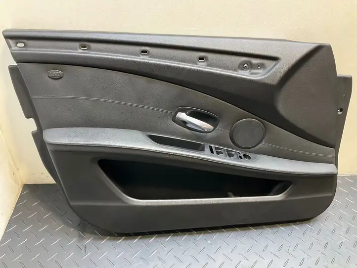 BMW 5 E60 E61 (2004 - 2010) Обшивка задней двери — фото 15