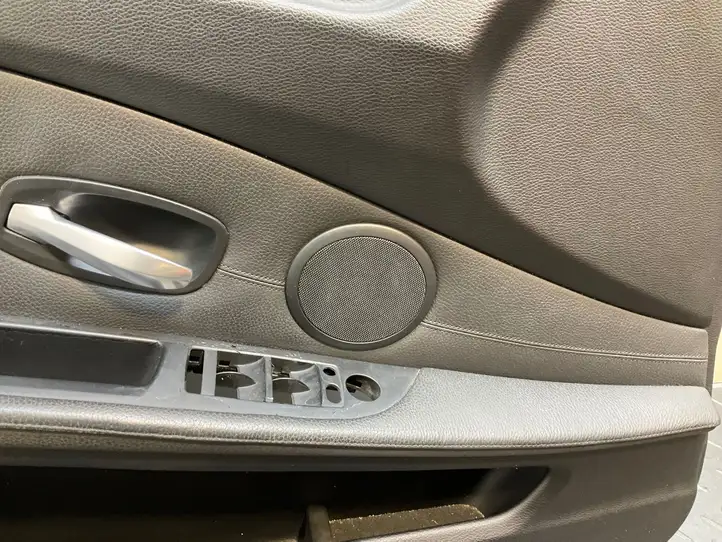 BMW 5 E60 E61 (2004 - 2010) Обшивка задней двери — фото 18