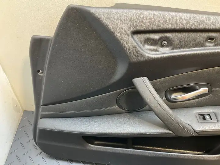 BMW 5 E60 E61 (2004 - 2010) Обшивка задней двери — фото 29