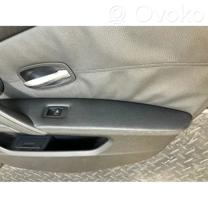 BMW 5 E60 E61 (2004 - 2010) Обшивка задней двери — фото 36