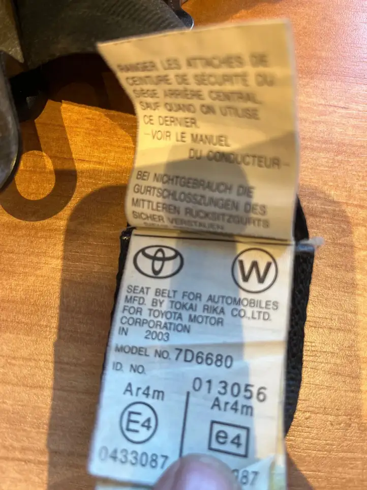 Toyota Corolla Verso AR10 (2004 - 2009) 7D6680 Задний ремень безопасности — фото 3