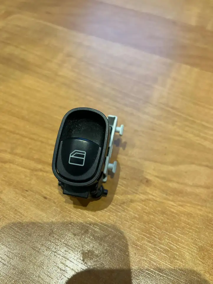 Mercedes-Benz CLK A209,C209 (2002 - 2009) A2098203510 Блок кнопок стеклоподъемников — фото 1
