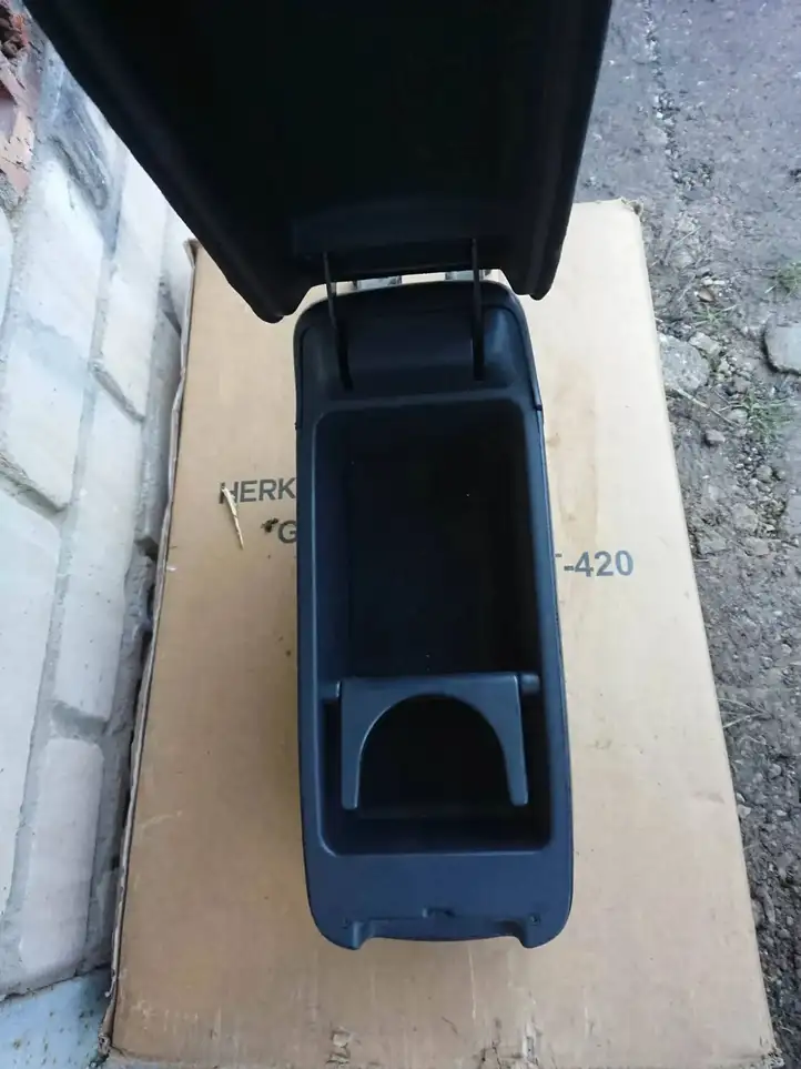 Toyota Avensis T250 (2003 - 2006) TART420 Ящик центральной консоли — фото 4