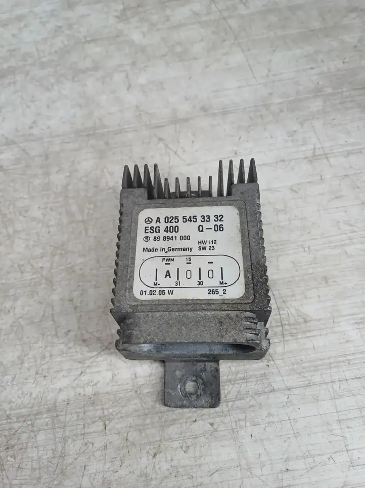 Mercedes-Benz Vaneo W414 (2001 - 2005) A0255453332 Реле вентилятора охлаждения — фото 1