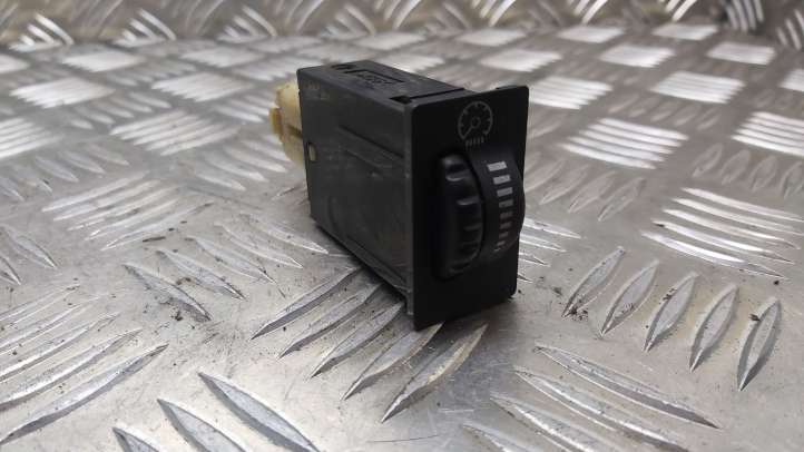 Toyota Prius (XW10) (1997 - 2003)  4640Z12 Включатель регулировки освещения панели