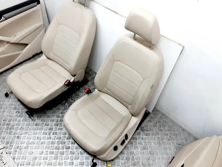 Volkswagen PASSAT B7 USA (2012 - 2016) Комплект салона — фото 11