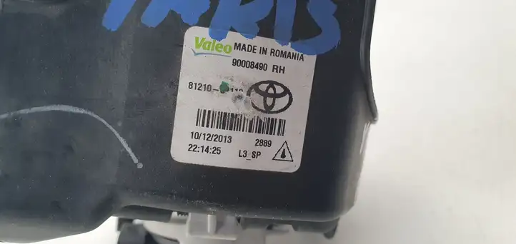 Toyota Yaris (2012 - 2014) Задняя противотуманная фара — фото 5