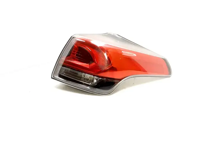 Toyota RAV 4 (XA40) (2012 - 2018) 8155042200 Задний фонарь в кузове — фото 1