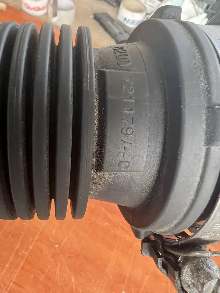 Nissan Juke I F15 (2010 - 2018) 8200721179 Трубка подачи воздуха — фото 3