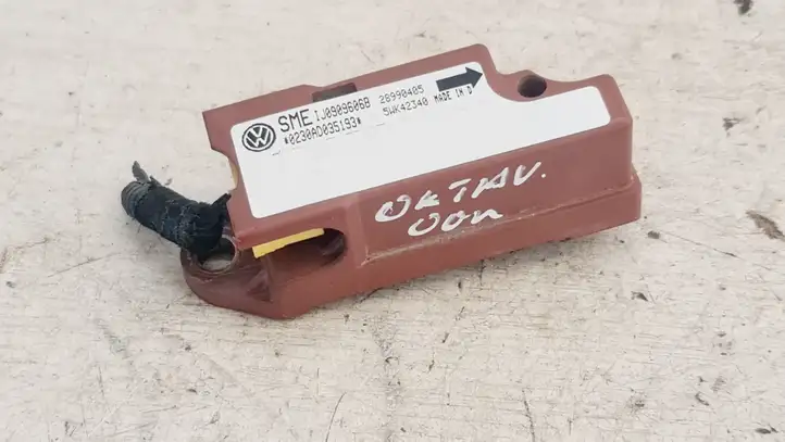 Skoda Octavia Mk1 (1U) (1996 - 2004) 1J0909606B Датчик удара SRS — фото 1
