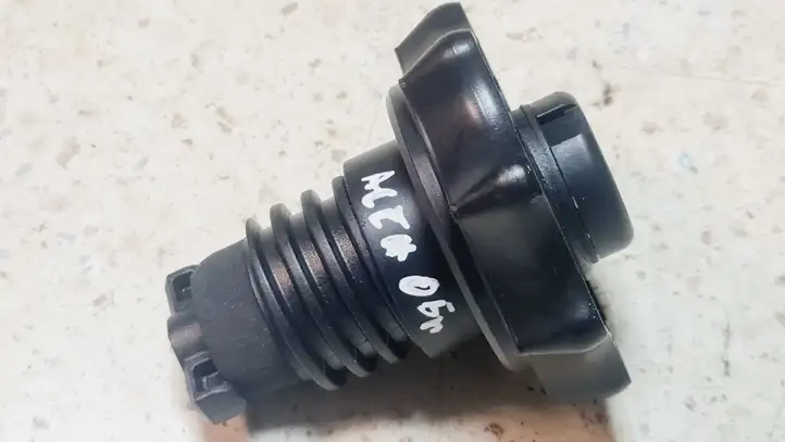 Seat Altea (2004 - 2009) 1K0803899D Болт крепления запасного колеса — фото 1