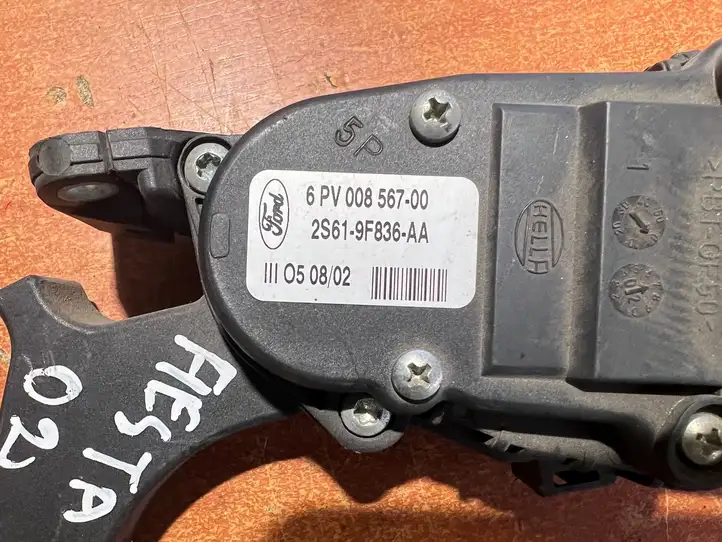Ford Fiesta (2000 - 2005) 2S619F836AA Педаль акселератора — фото 3