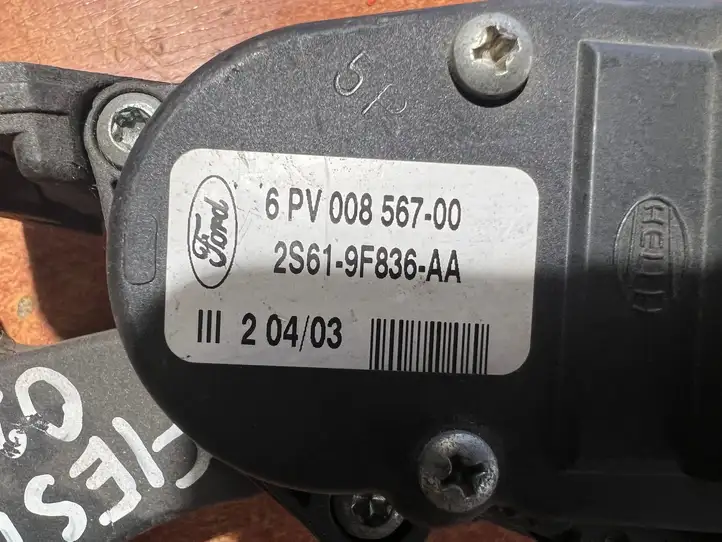 Ford Fiesta (2000 - 2005) 2S619F836AA Педаль акселератора — фото 3