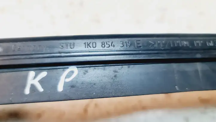 Volkswagen Golf V (2003 - 2009) 1K0854319E Накладка стоек лобового стекла — фото 3