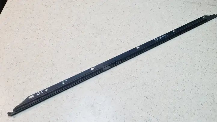 Volkswagen Golf Plus (2008 - 2014) 5M0839478DE Накладка стекла задней двери — фото 1