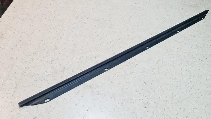 Volkswagen Golf Plus (2008 - 2014) 5M0839478 Накладка стекла задней двери — фото 3