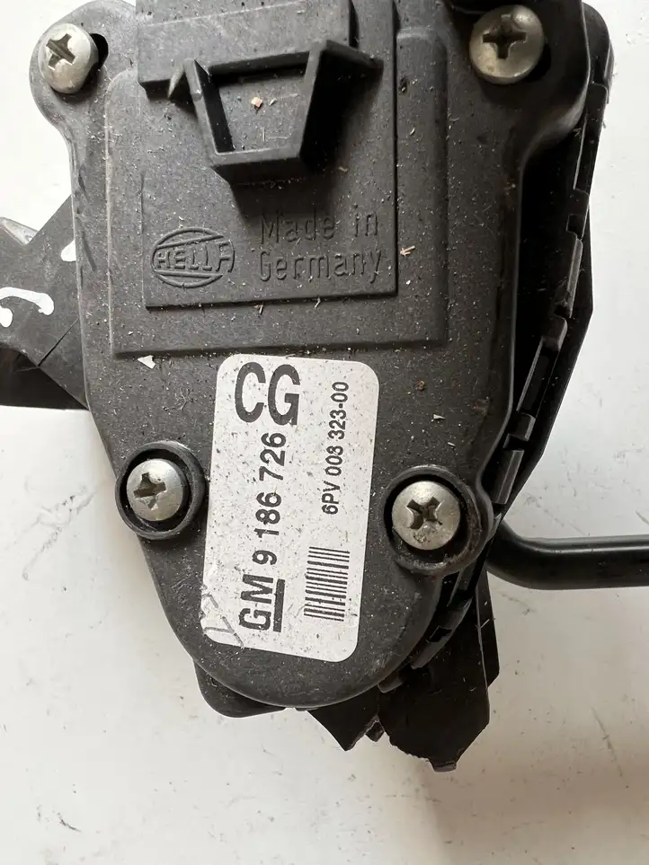 Opel Vectra C (2002 - 2005) 9186726 Педаль акселератора — фото 2