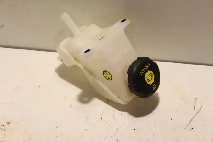 Kia Niro (2016 - ) Kia Niro Brake fluid reservoir Бачок тормозной жидкости — фото 1