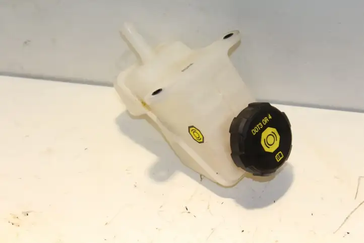 Kia Niro (2016 - ) Kia Niro Brake fluid reservoir Бачок тормозной жидкости — фото 2