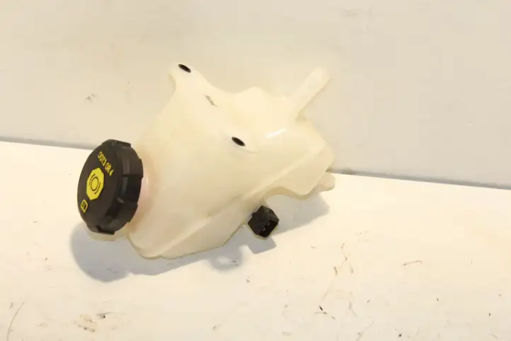 Kia Niro (2016 - ) Kia Niro Brake fluid reservoir Бачок тормозной жидкости — фото 3
