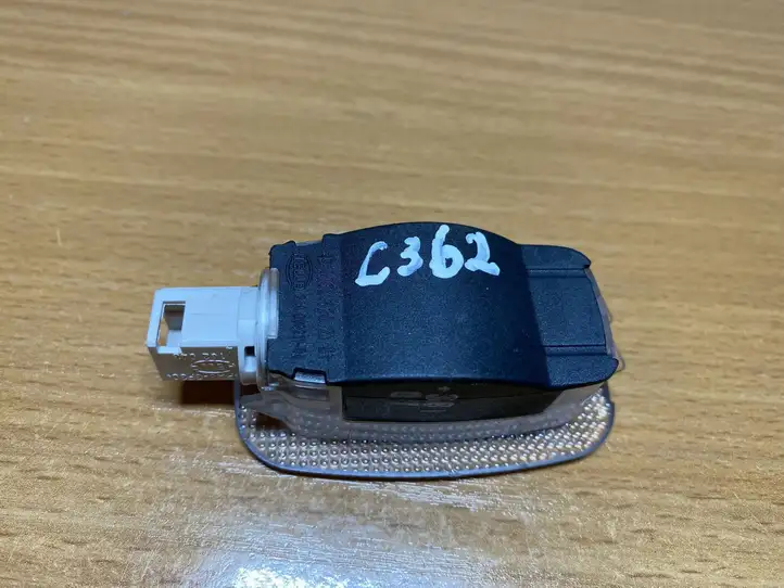 Mercedes-Benz C W205 (2014 - 2021) A0028202101 Передняя подсветка — фото 2