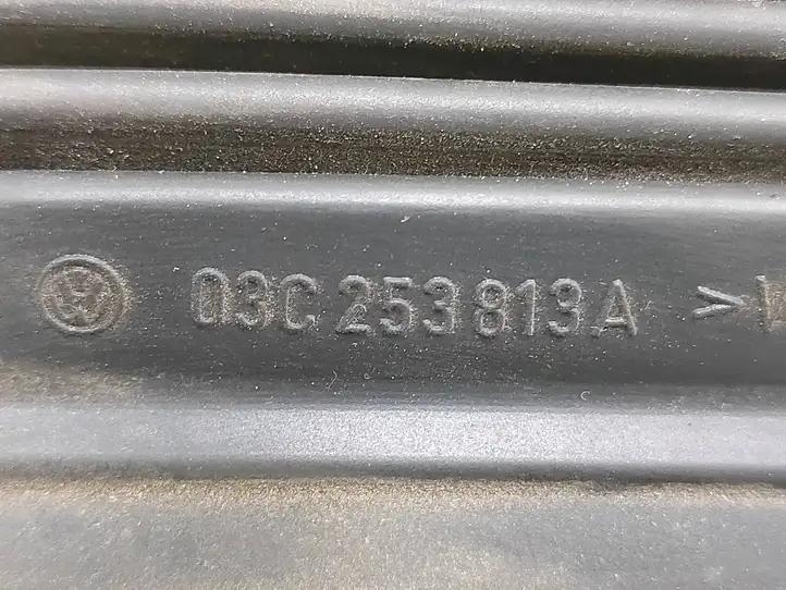 Volkswagen PASSAT B6 (2005 - 2010) 03C253813A Детали воздухозаборника — фото 5