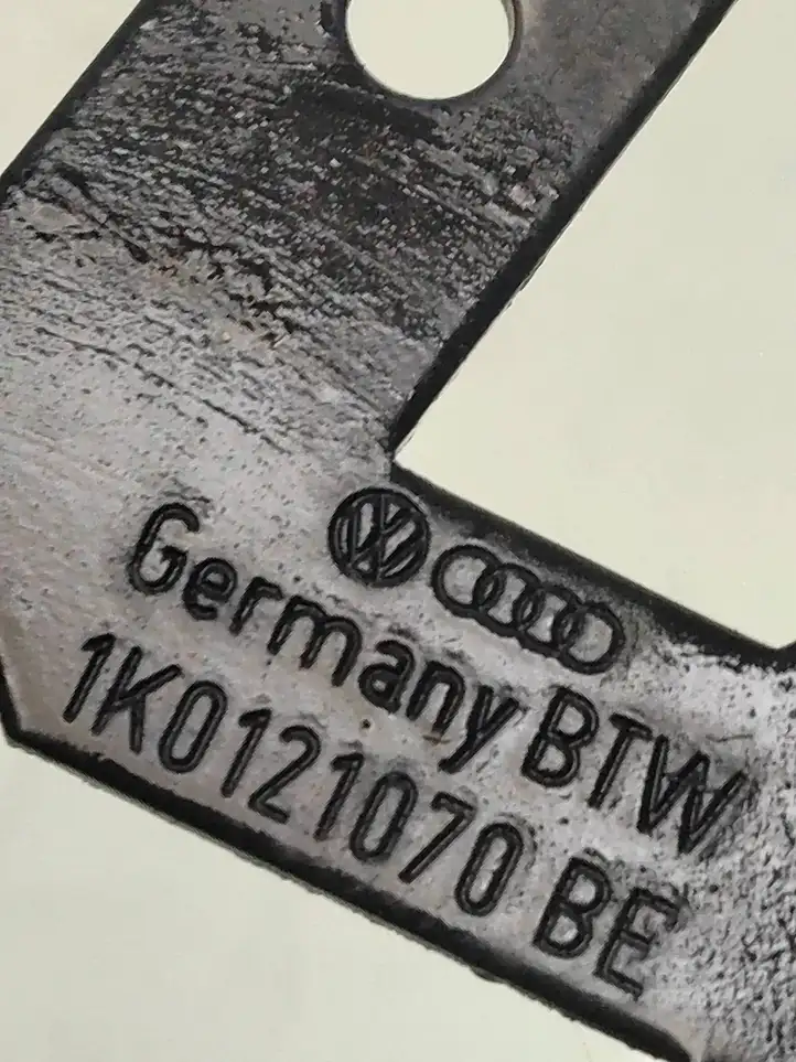 Volkswagen PASSAT B6 (2005 - 2010) 1K0121070Be Шланги системы охлаждения — фото 3