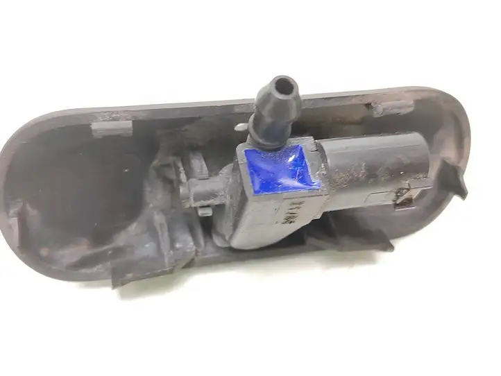 Volkswagen PASSAT B6 (2005 - 2010) 5M0955986 Форсунка омывателя лобового стекла — фото 3