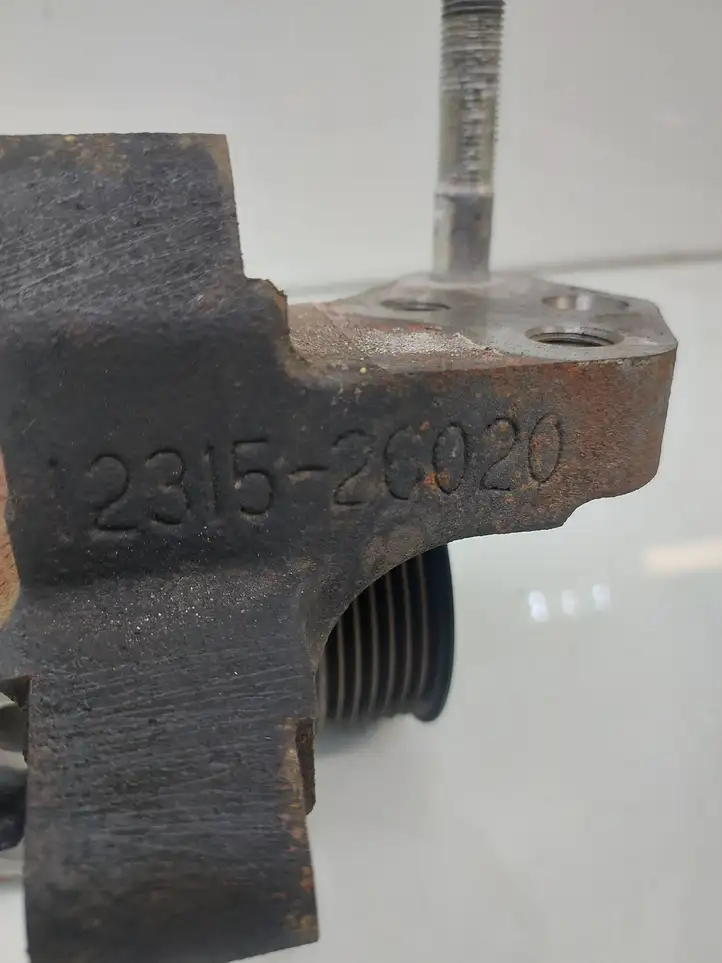 Toyota RAV 4 (XA30) (2006 - 2016) 1231526020 Кронштейн двигателя — фото 2