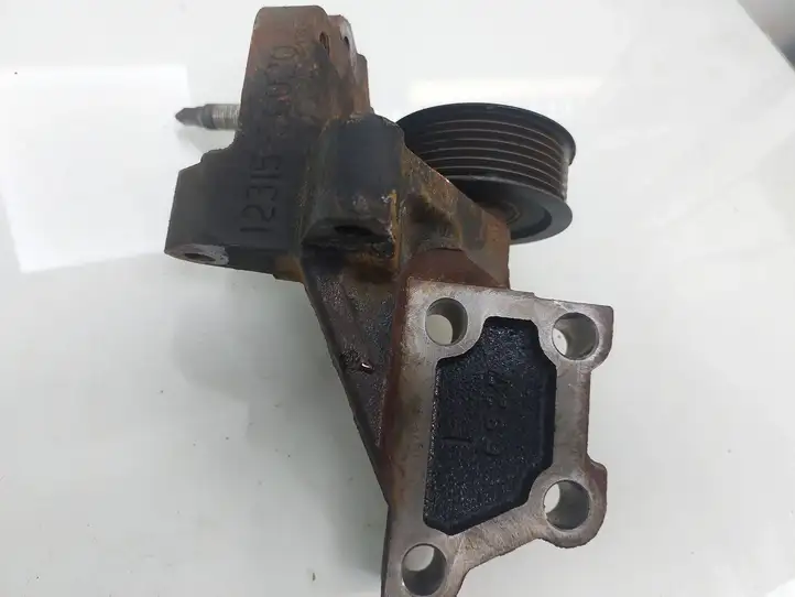 Toyota RAV 4 (XA30) (2006 - 2016) 1231526020 Кронштейн двигателя — фото 3