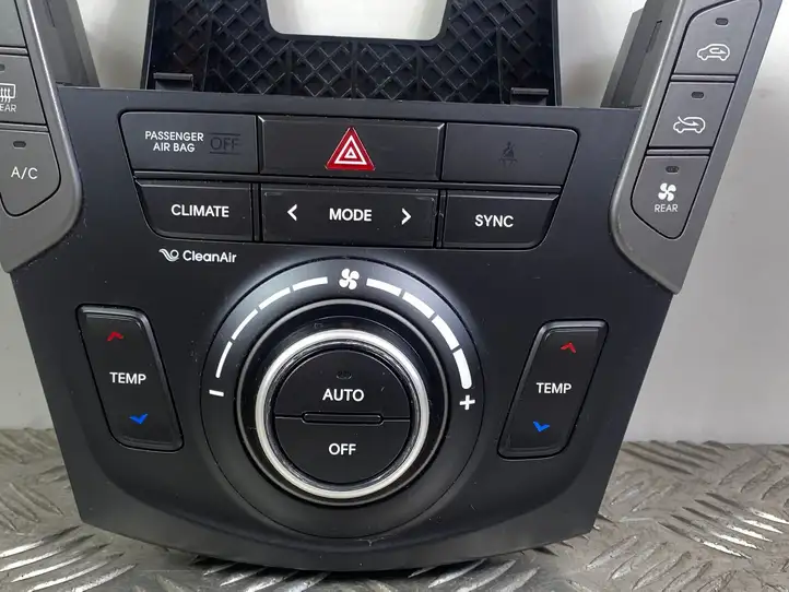 Hyundai Grand Santa Fe NC (2015 - 2018) 97250B8EF0NN5 Блок управления климат-контролем — фото 2