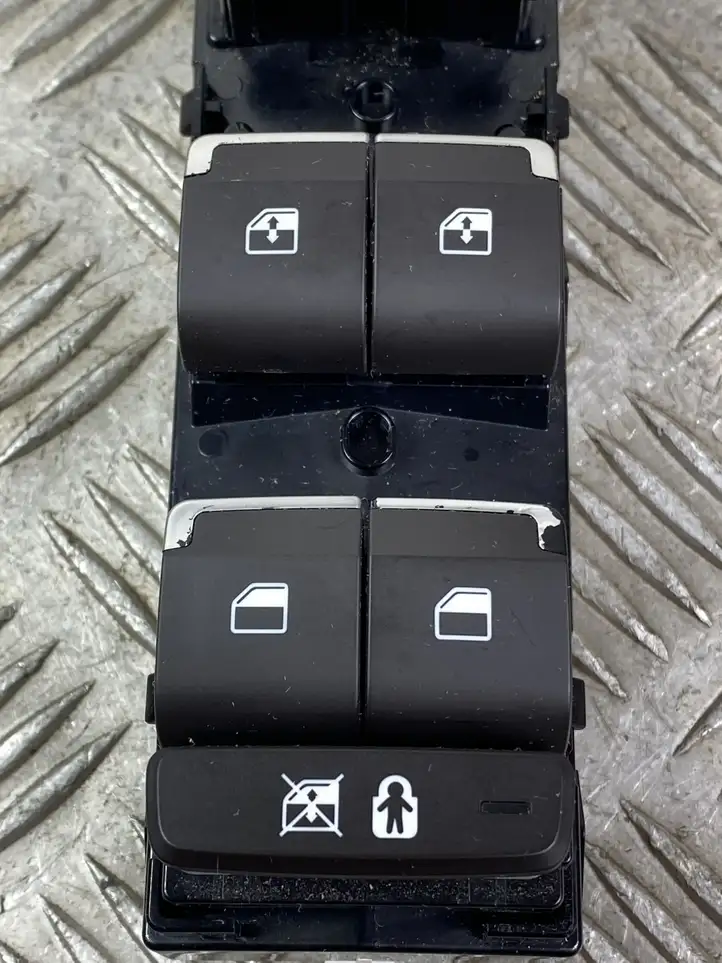 Hyundai Santa Fe (2018 - 2020) 93571S1130SST Блок кнопок стеклоподъемников — фото 4