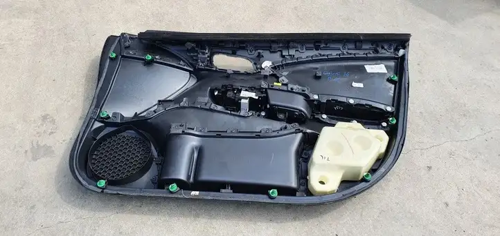 Honda Civic IX (2011 - 2017) Обшивка передней двери — фото 6