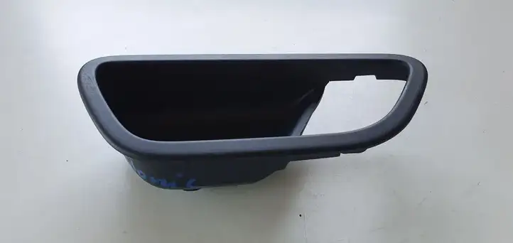 Kia Stonic (2017 - ) Ручка закрывания двери — фото 3