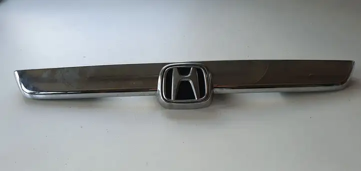 Honda CR-V (2009 - 2012) Отделка порога багажника — фото 1