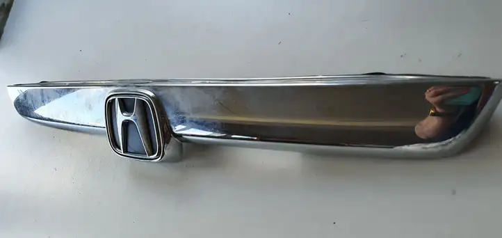 Honda CR-V (2009 - 2012) Отделка порога багажника — фото 2
