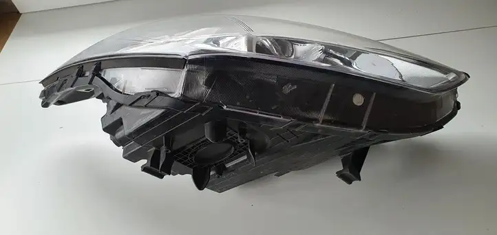 Hyundai Santa Fe (2012 - 2015) Передняя фара — фото 2