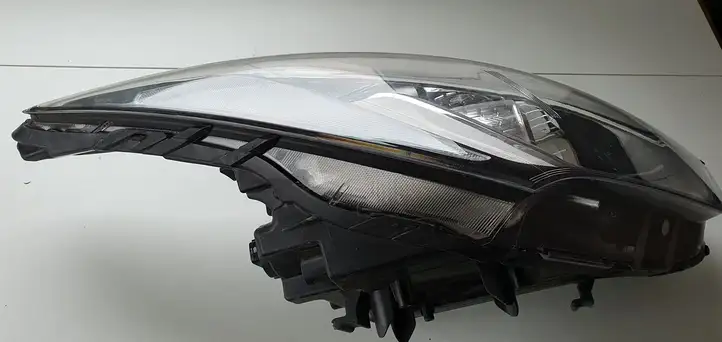Hyundai Santa Fe (2012 - 2015) Передняя фара — фото 3