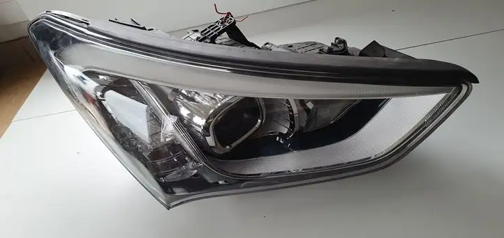 Hyundai Santa Fe (2012 - 2015) Передняя фара — фото 8