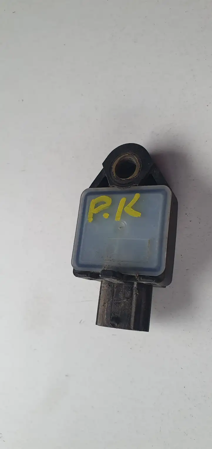 Hyundai i30 (2012 - 2015) Датчик удара SRS — фото 2